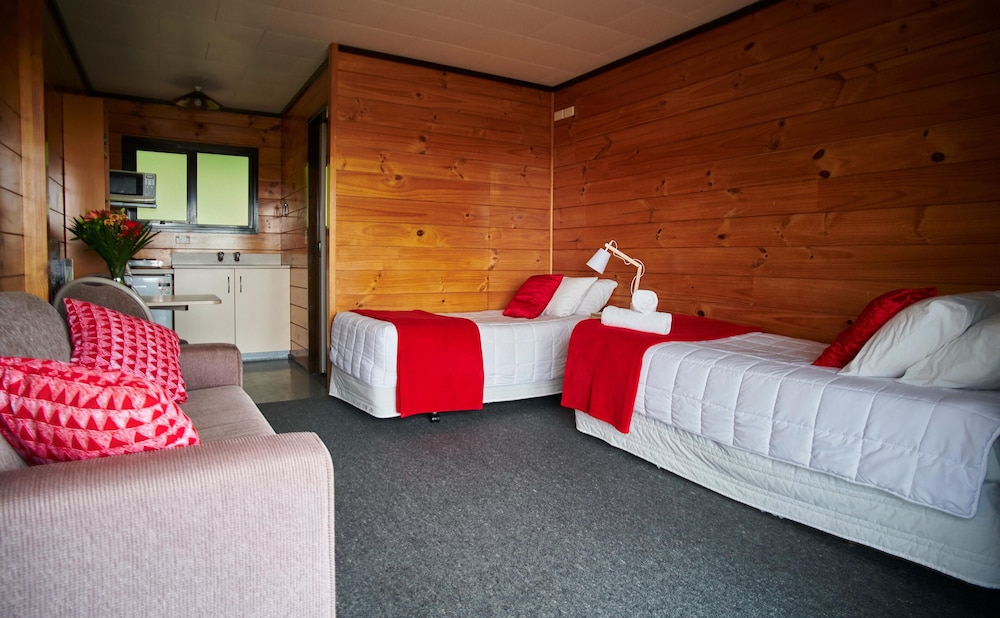 Greymouth Seaside Top 10 Holiday Park 24/71