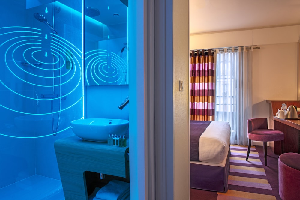 Ampere Hotel 54/80
