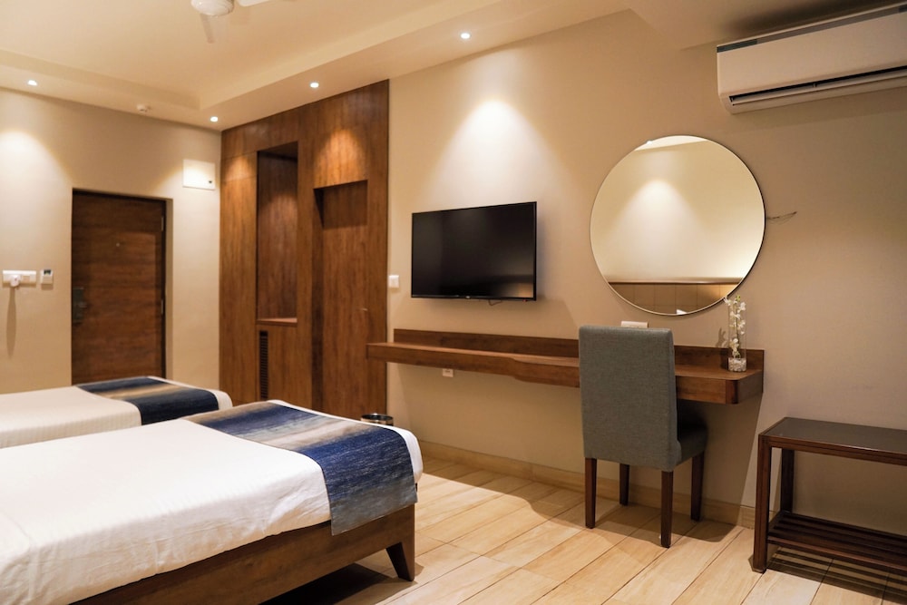 Cosmique Clarks Inn Suites Goa 28/48