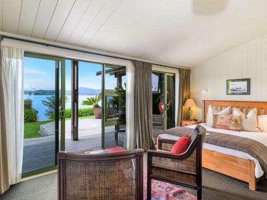 Lodge, Suite, Lake View