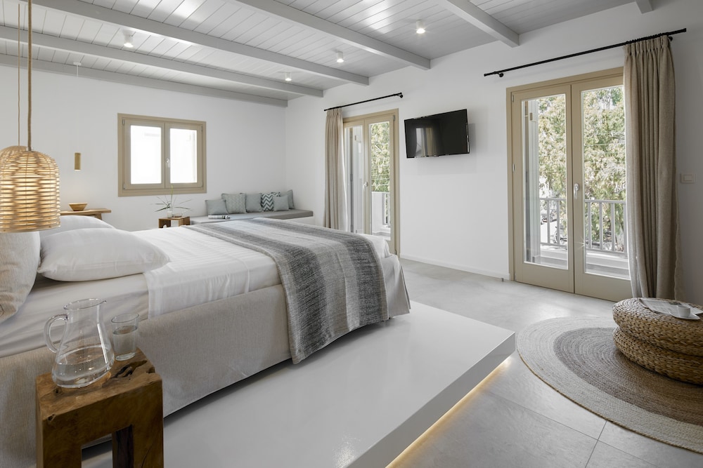 INTERIOR, EXCLUSIVE, SUITE, HOT TUB