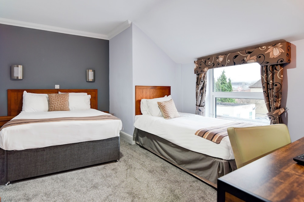 3 Rooms, Family, 1 Double and 1 Single Bed