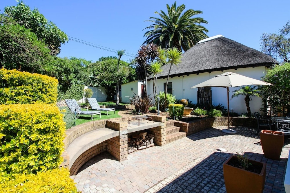 Cape Village Lodge 44/50