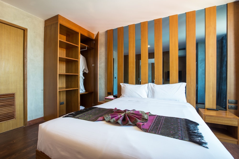PRESIDENTIAL, SUITE
