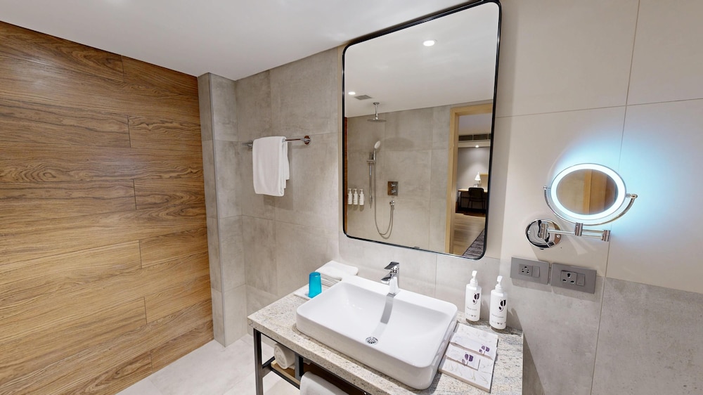 Park Inn & Suites by Radisson Thrissur East Fort 46/47