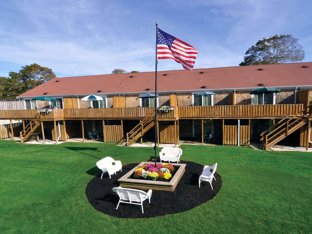 Cape Winds Resort 2/46