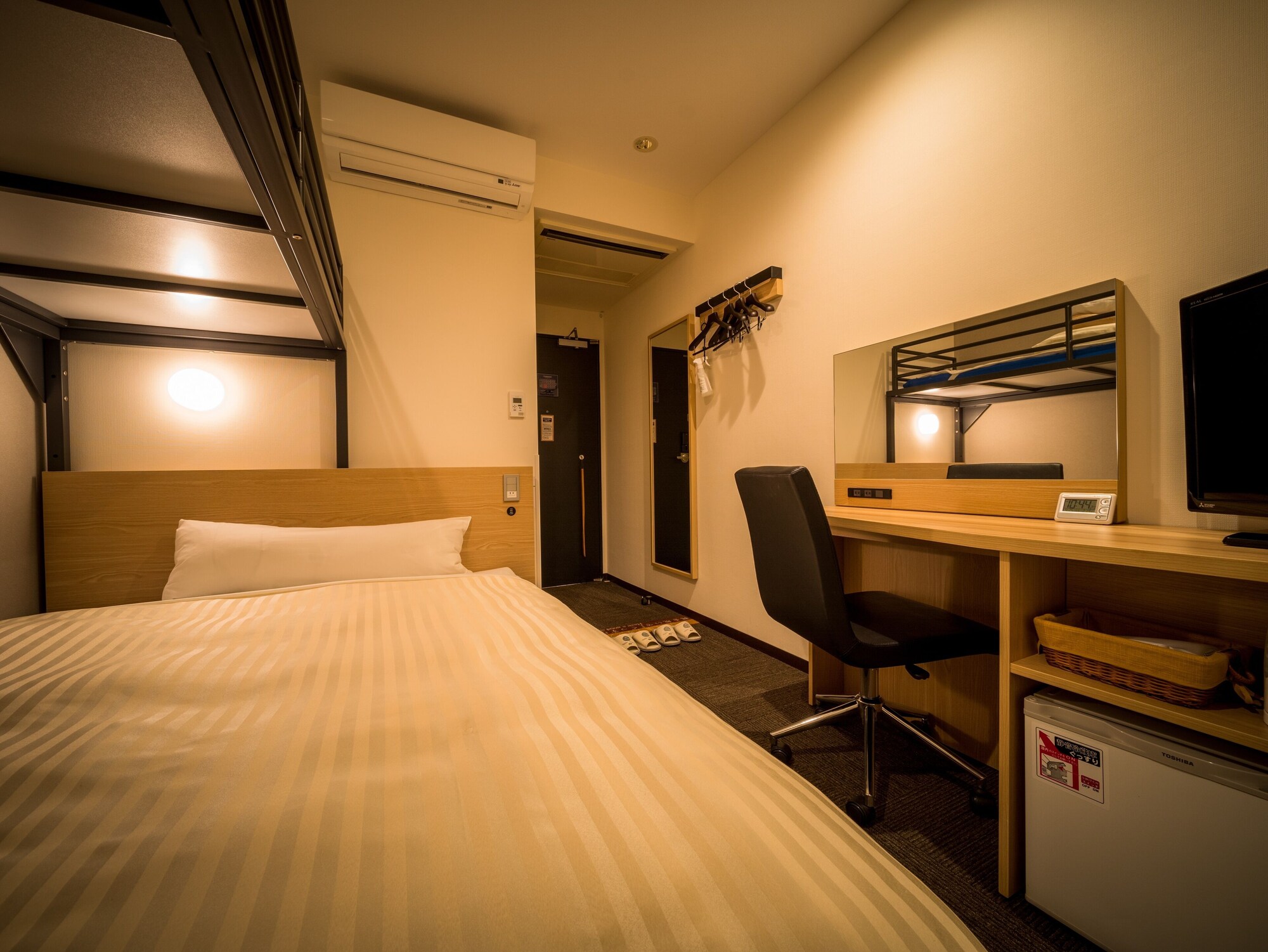 Super, 1 Double and 1 Single Bed, Smoking