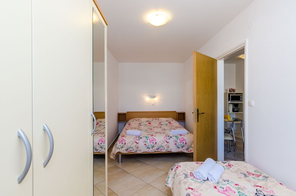 ORKA APARTMENTS 52/75