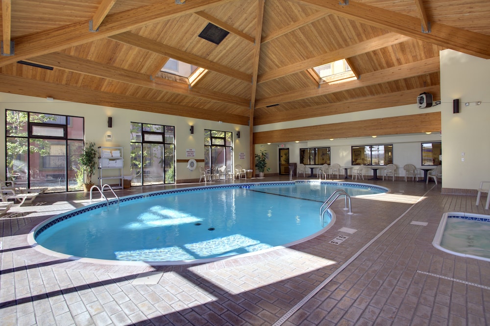 凯富套房酒店(Comfort Inn and Suites Branson Meadows) 图片3