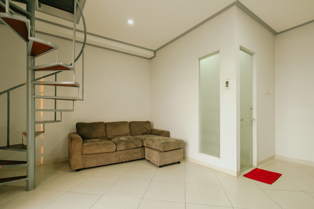 Urbanest Inn House TB Simatupang 54/72