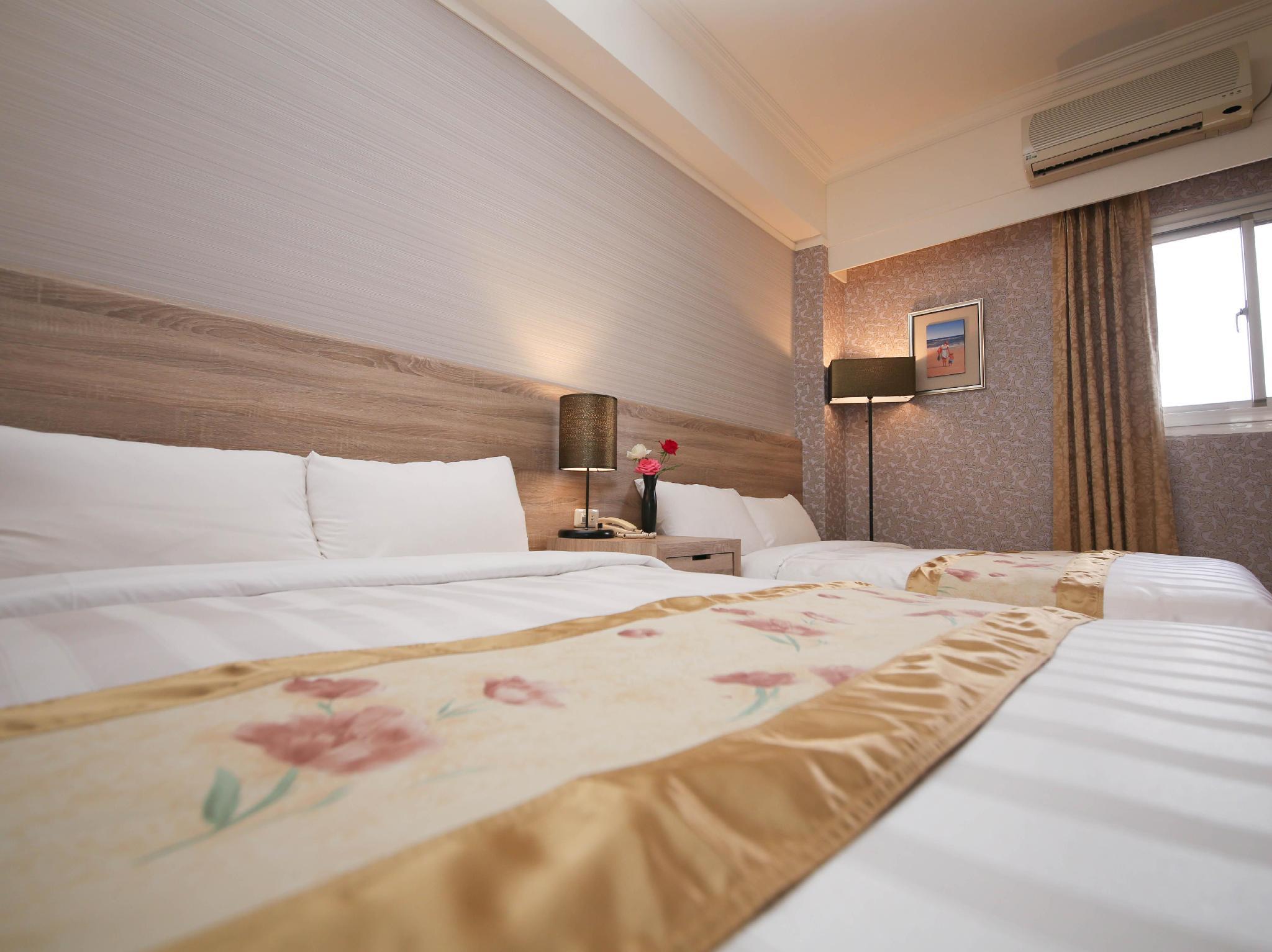 غرفة عائلية بسريرين مزدوجين، Unique Holiday Hotel 2/3