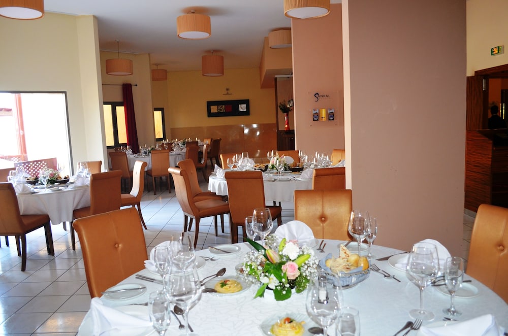 Acacias Hotel 35/50