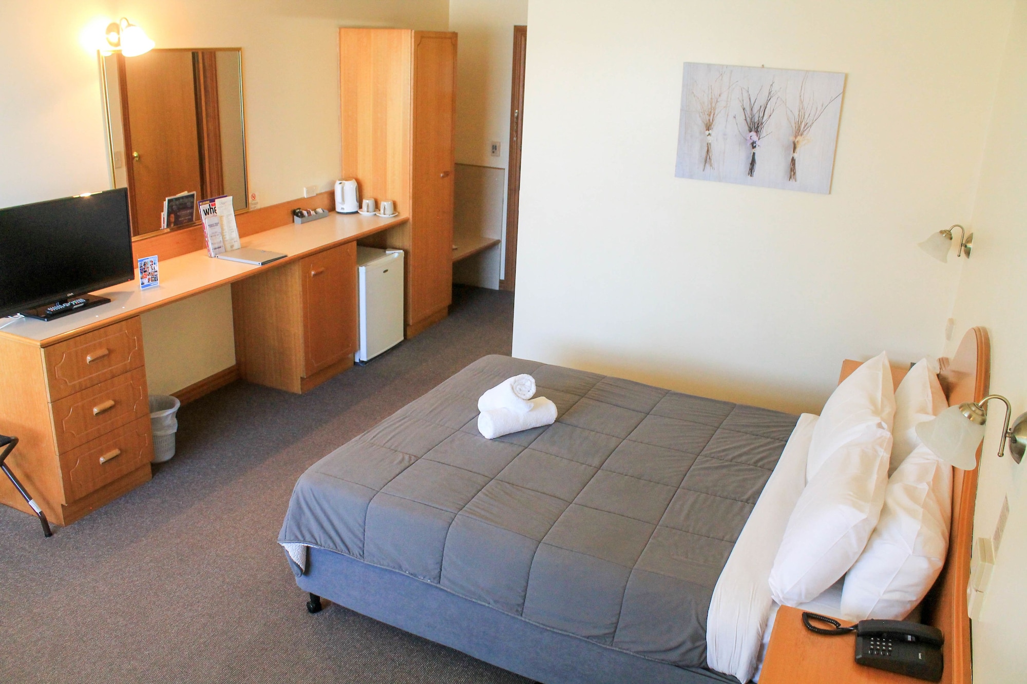 SPA, QUEEN BED