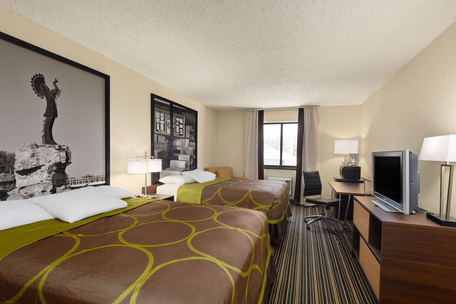 Super 8 by Wyndham Dodge City 14/23
