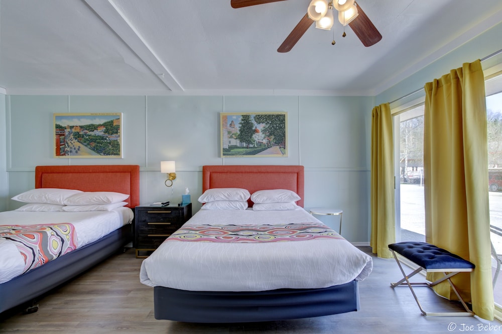 CLASSIC, 2 QUEEN BEDS