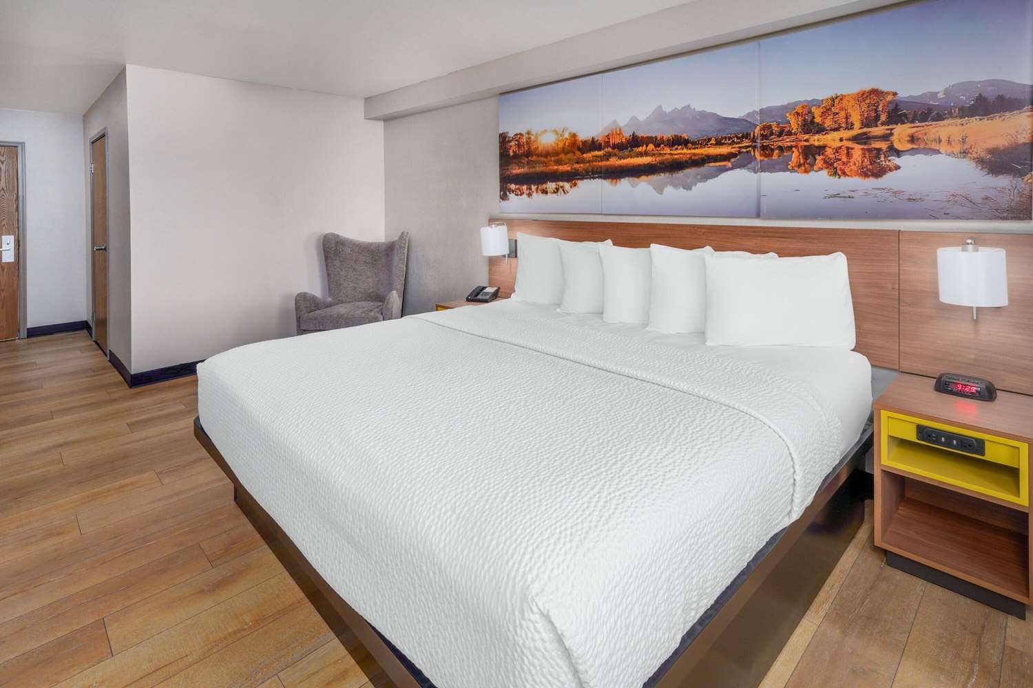 Days Inn and Suites by Wyndham Greeley 9/19
