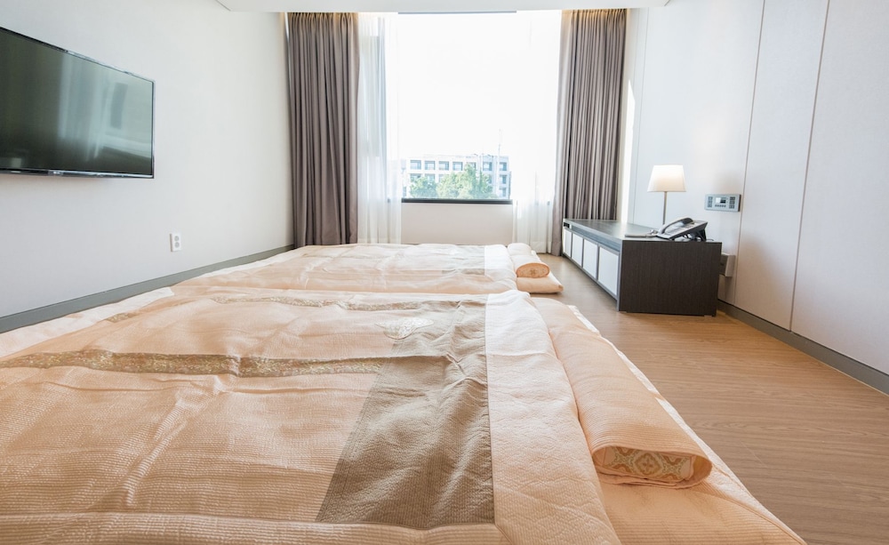 Grandmer Hotel Jeju 36/67