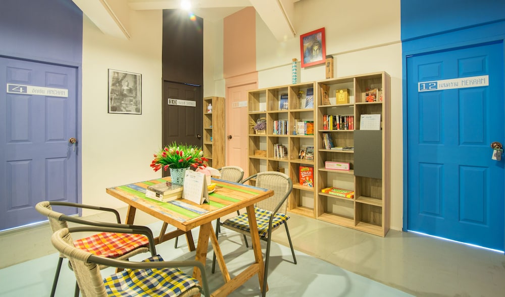 Zee Thai Hostel (Thaitone Hostel) 48/69