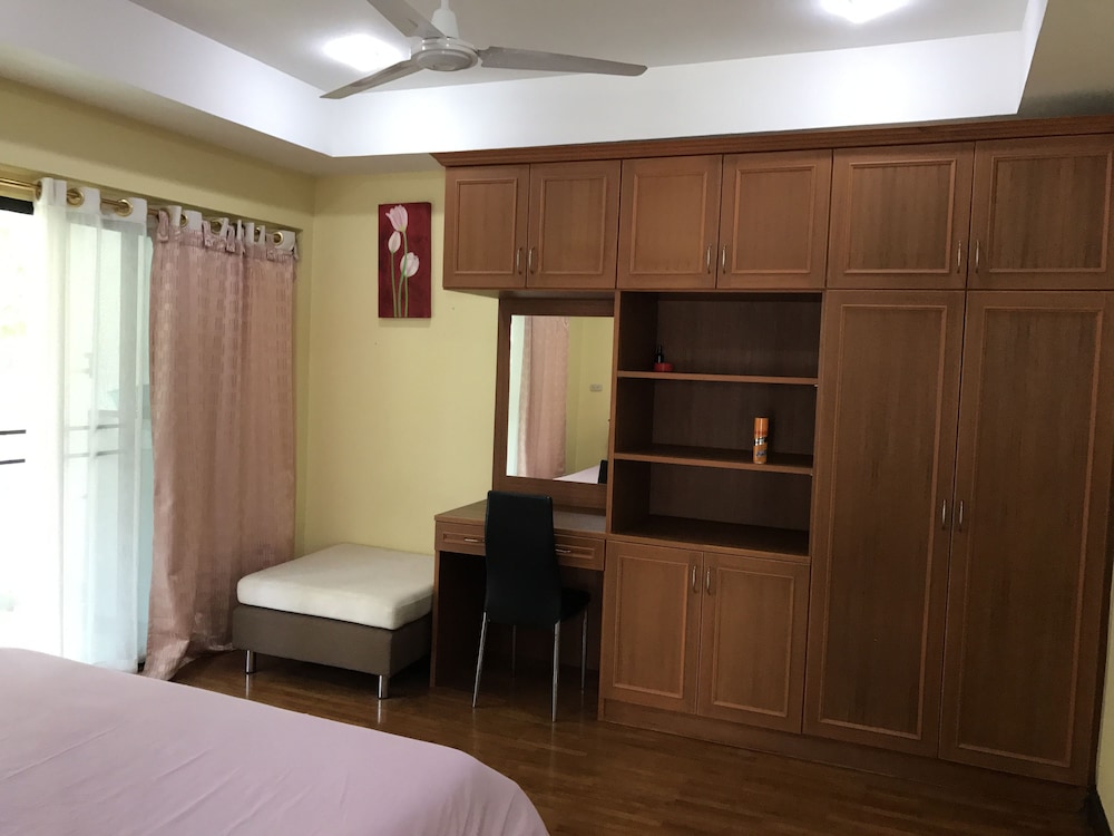 Baan Somprasong Apartment - Na Jomtien 11/50