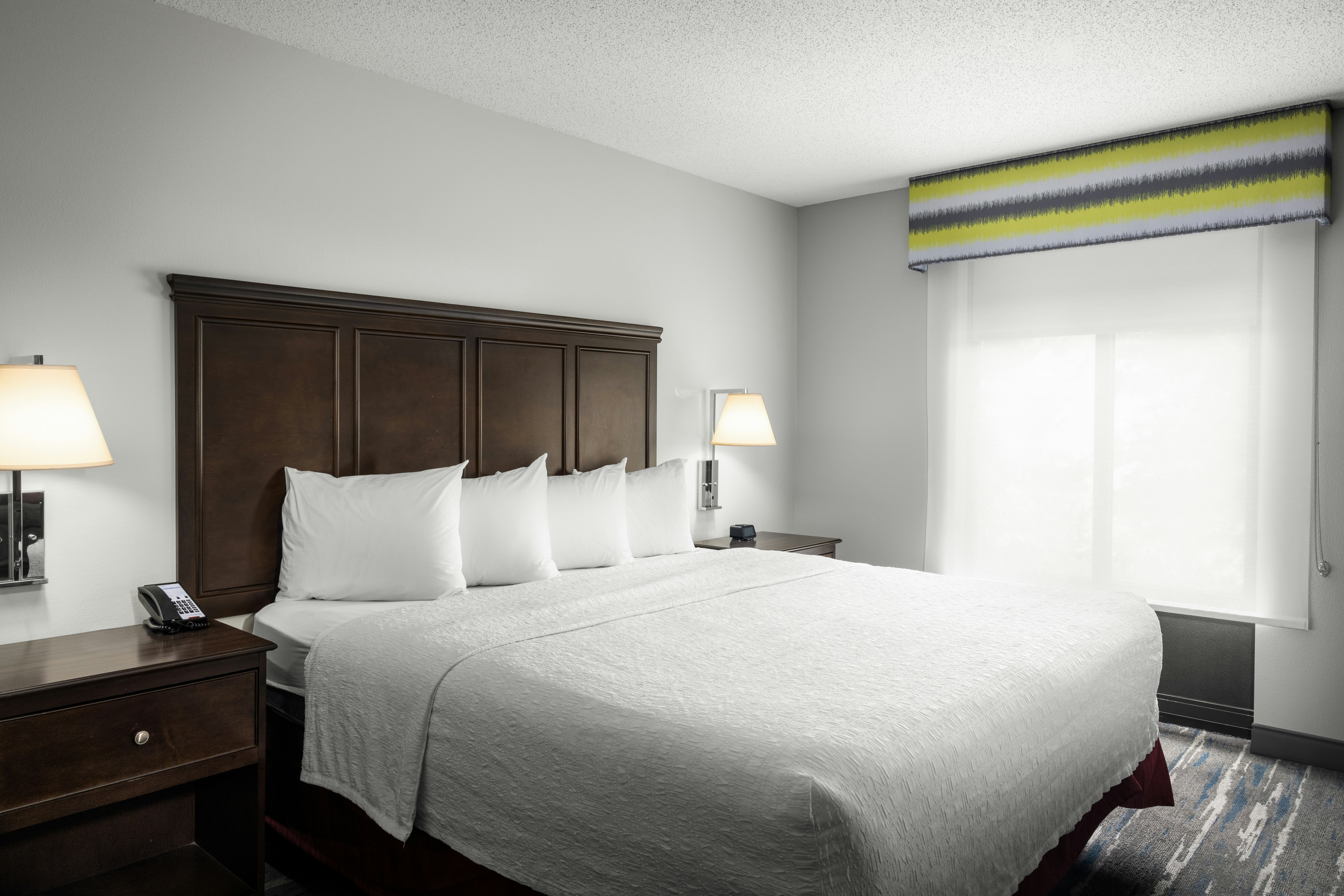 STUDIO, SUITE, KING BED