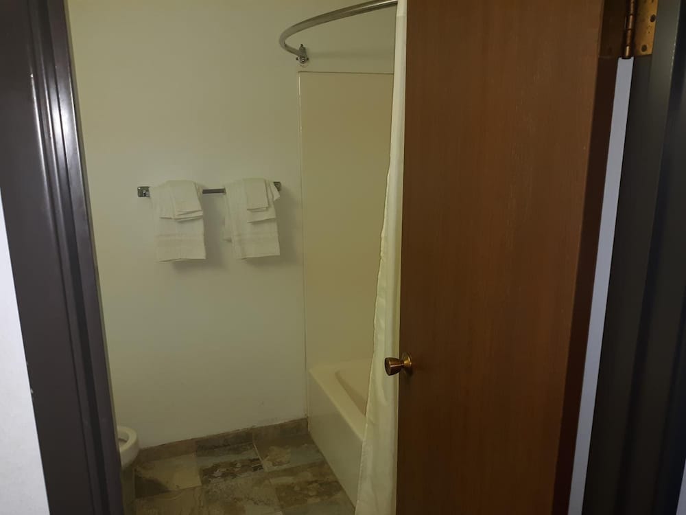 Guest Lodge 70/70