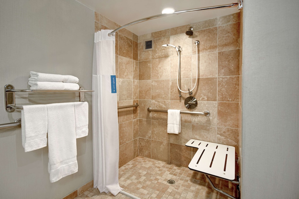 Hampton Inn & Suites Alexandria Old Town Area South 12/54