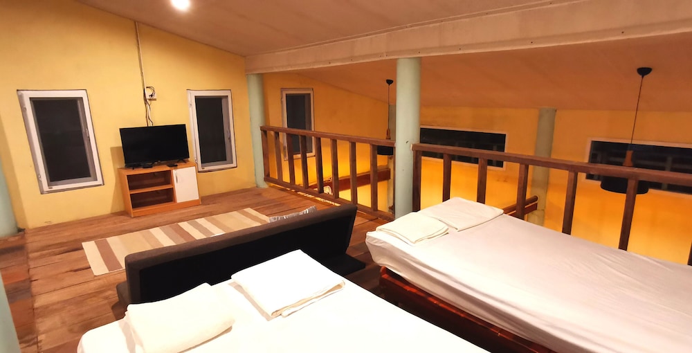 Family Suite, King and Twin Beds, Beach Front