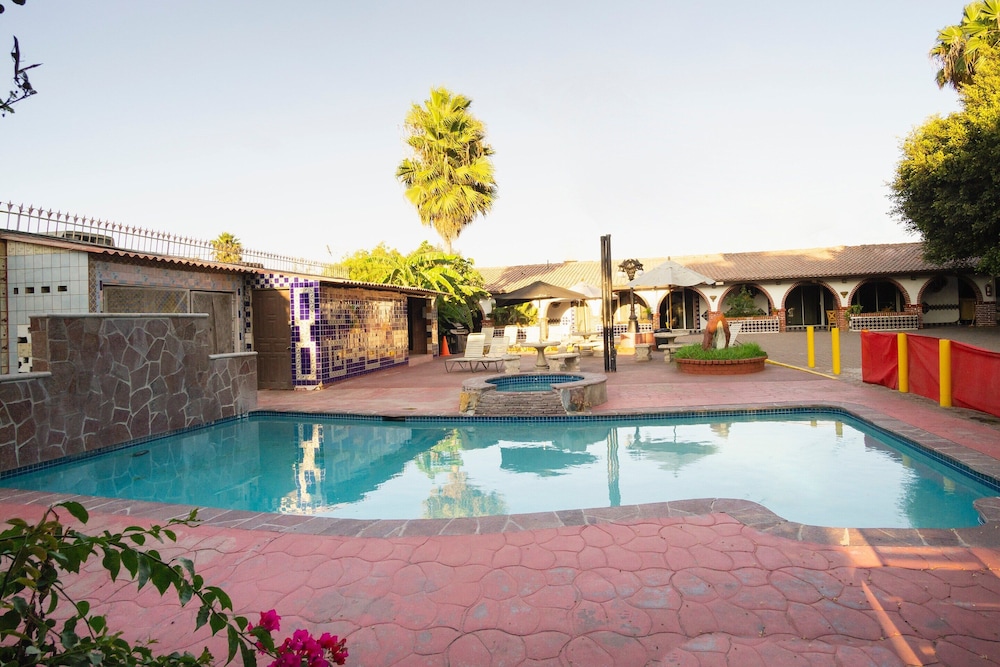 OYO Hotel Hacienda Don Luis Rosarito in Playas de Rosarito