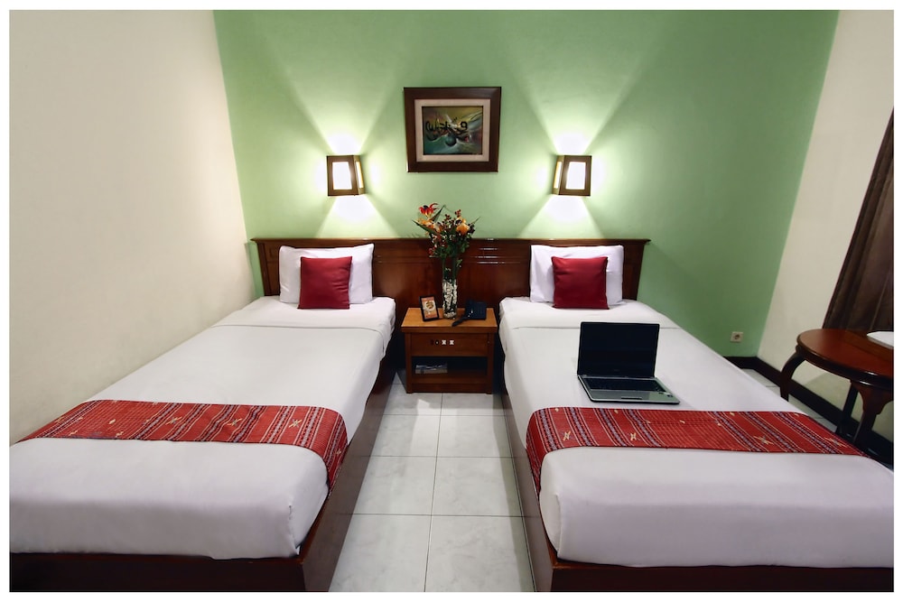 MUTIARA HOTEL 18/30