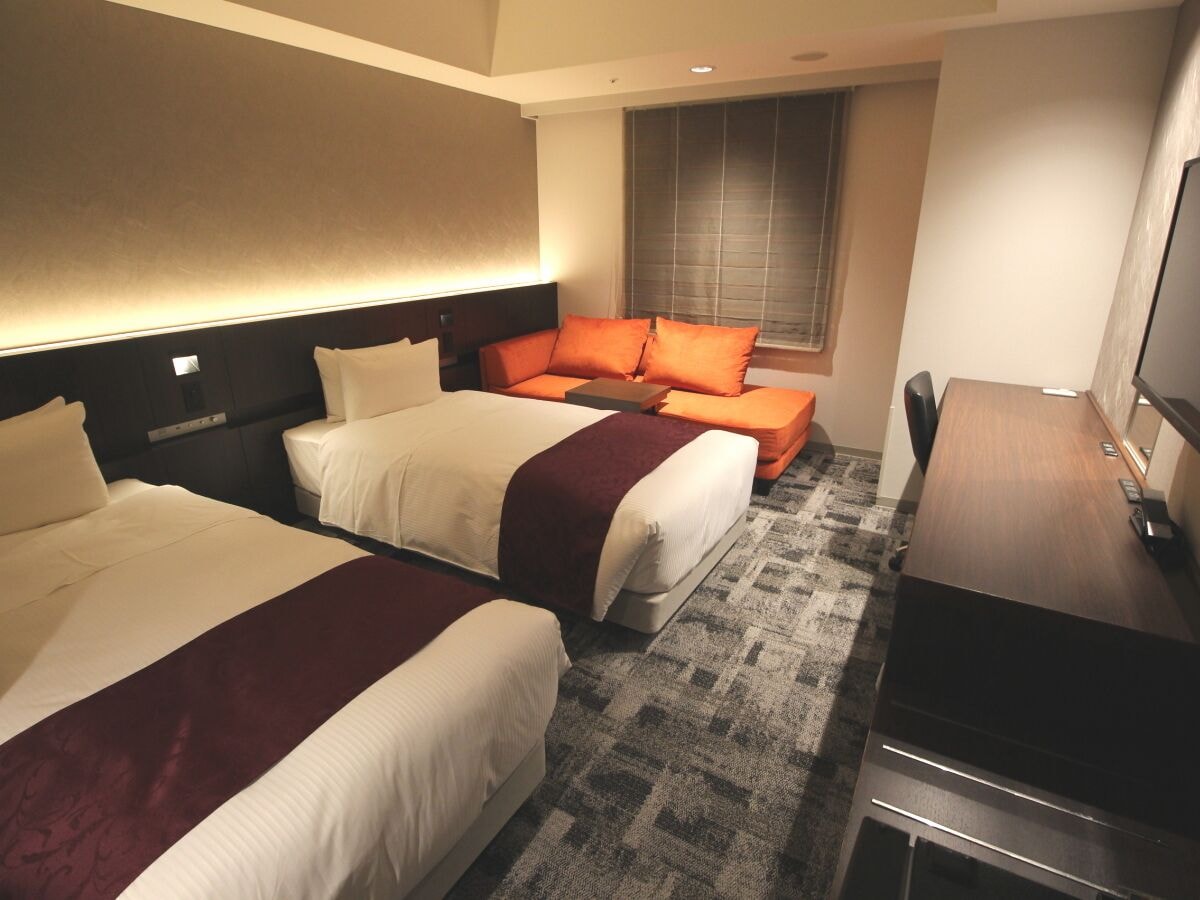 SUPERIOR, TWIN BEDS, SMOKING