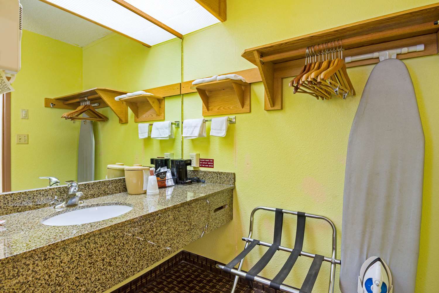 Motel6 Portland, OR – Southeast 26/26