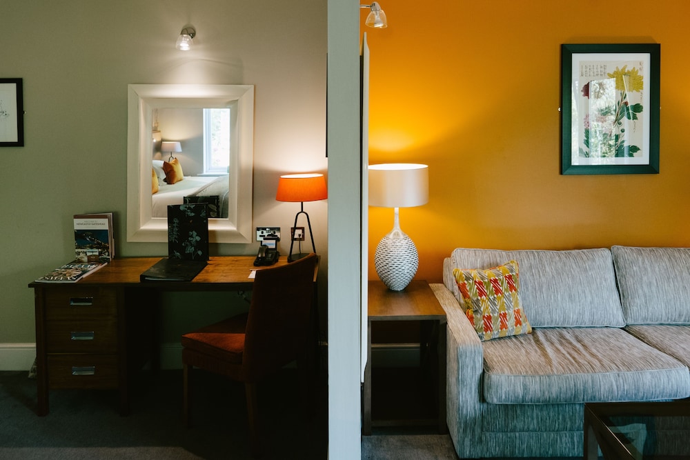 Jesmond Dene House 44/80