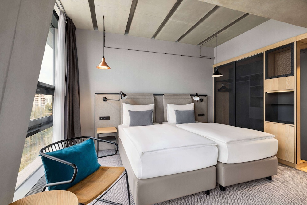 SUPERIOR, TWIN BEDS
