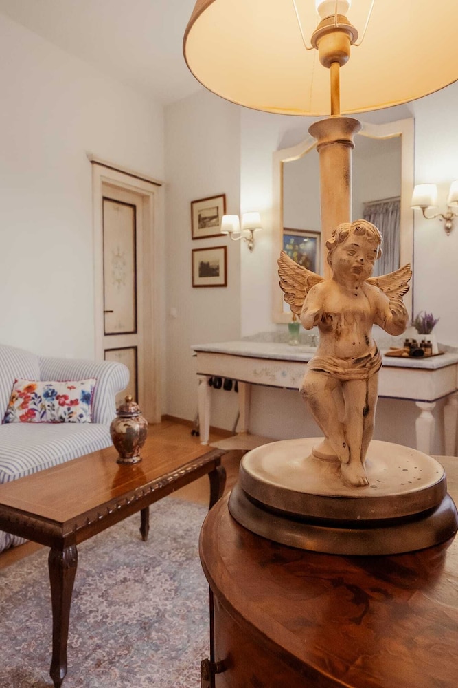 Le Convivial Luxury Suites & Spa 28/45