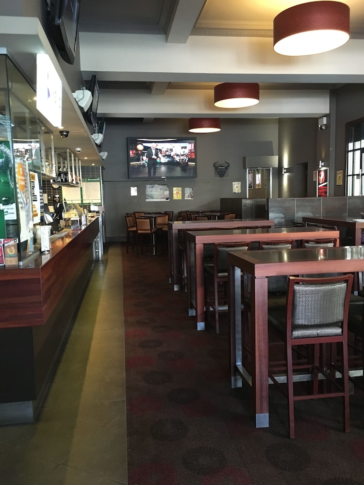 Strathfield Hotel 26/32