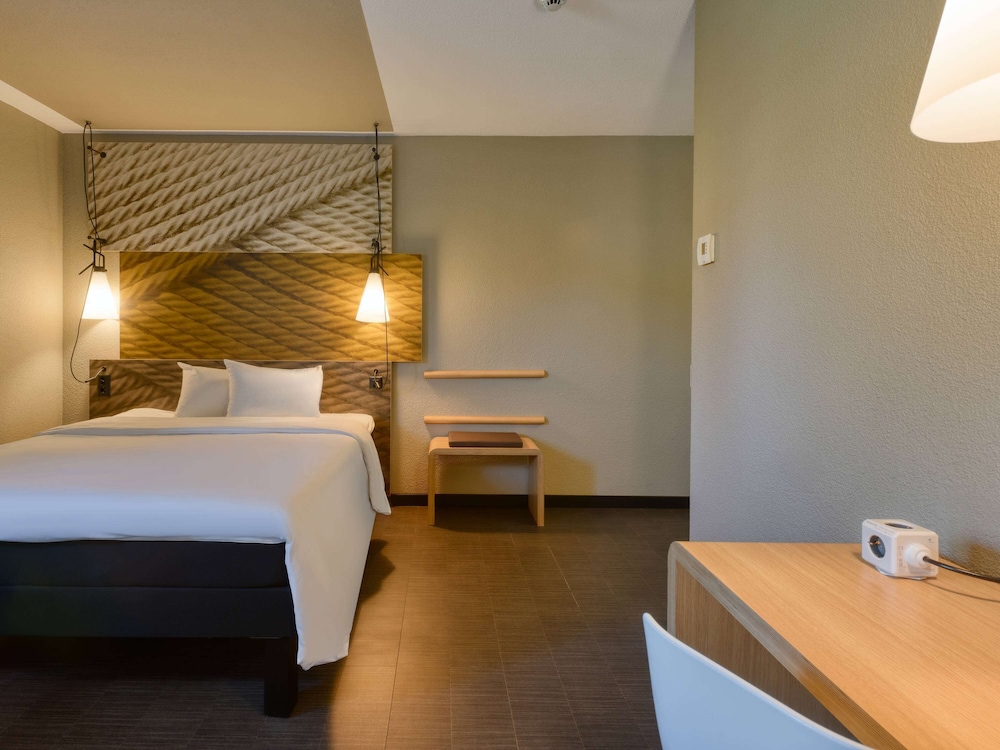 Ibis Zurich City West 33/72