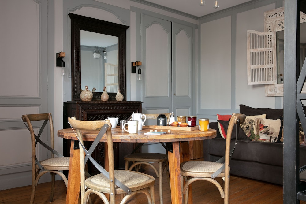 Hotel Du Dauphin Les Loges 33/50