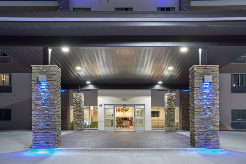 Holiday Inn Express And Suites Lincoln I 80 14/60