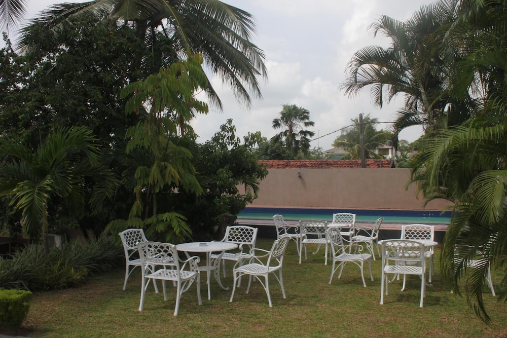 Grand 7 Hotel Thalawathugoda (ex Seven Eleven Hotel) 32/43