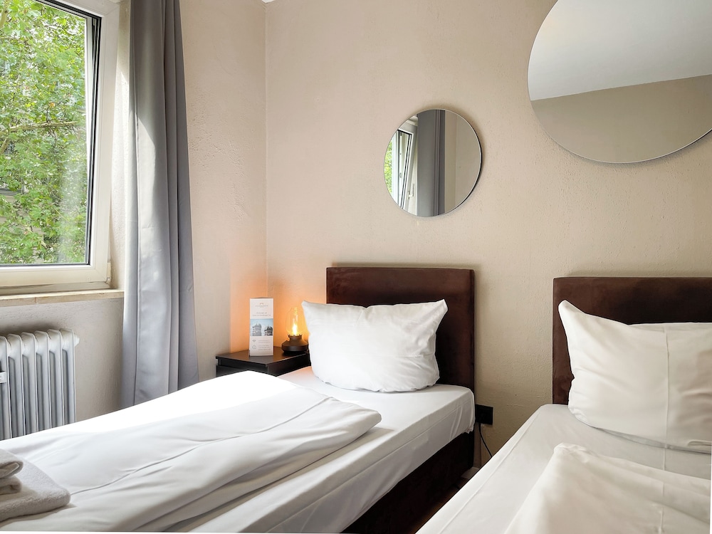 STANDARD, TWIN BEDS
