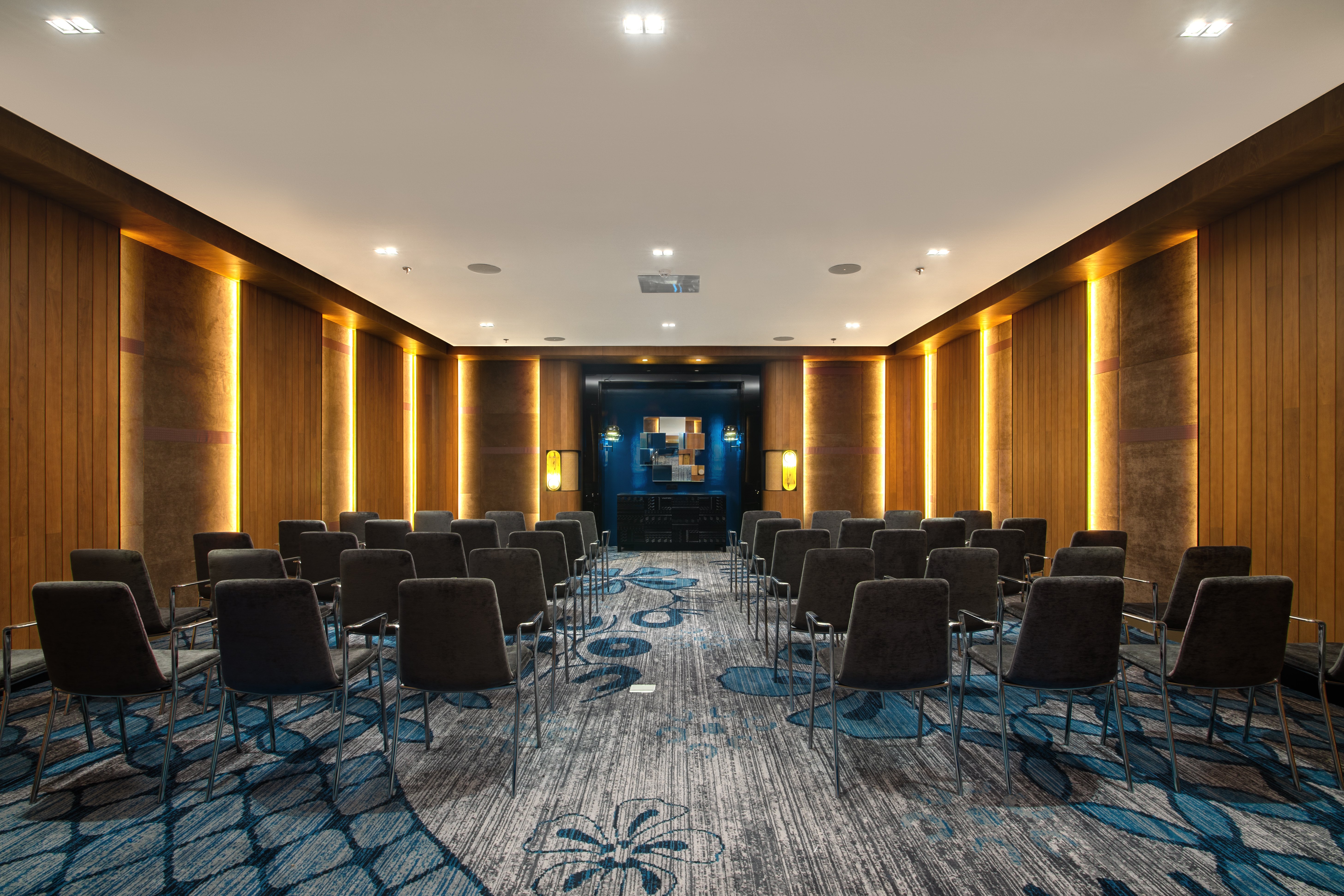 Hotel Indigo Bandung Dago Pakar 40/50