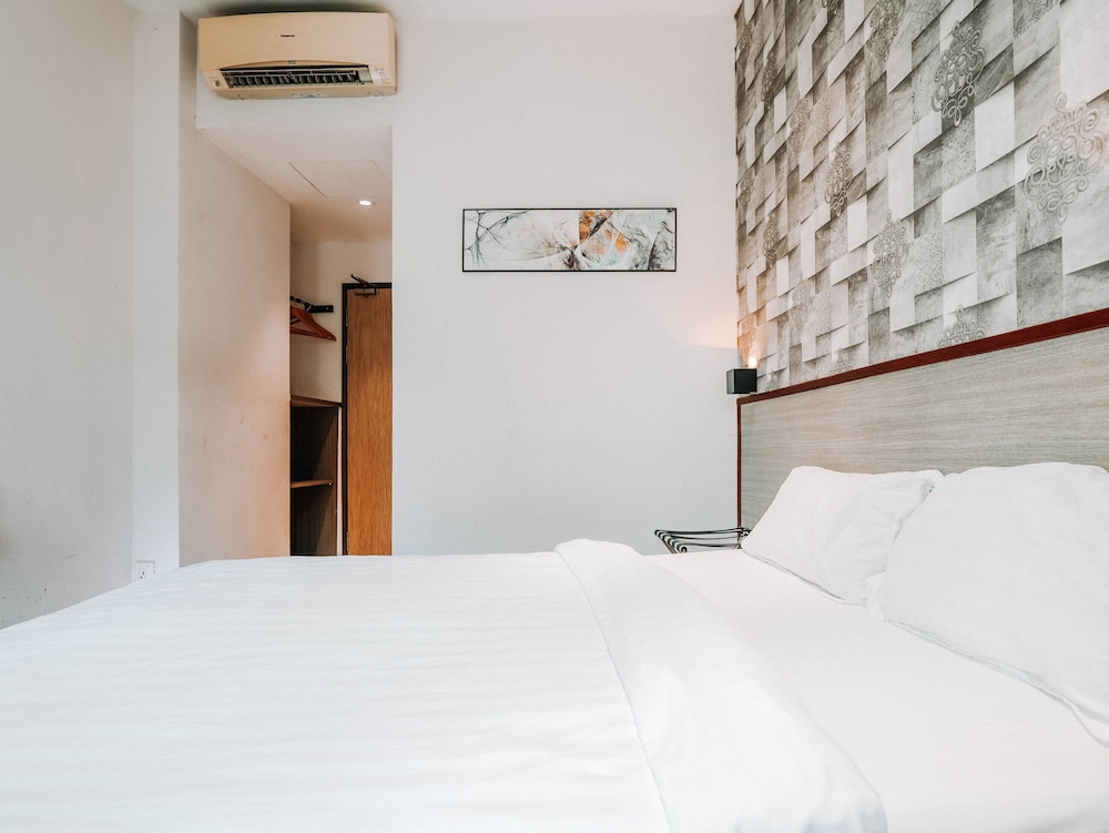 The Noble Hotel 25/48
