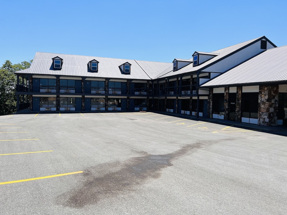 Days Inn by Wyndham Branson Ozarks 60/65