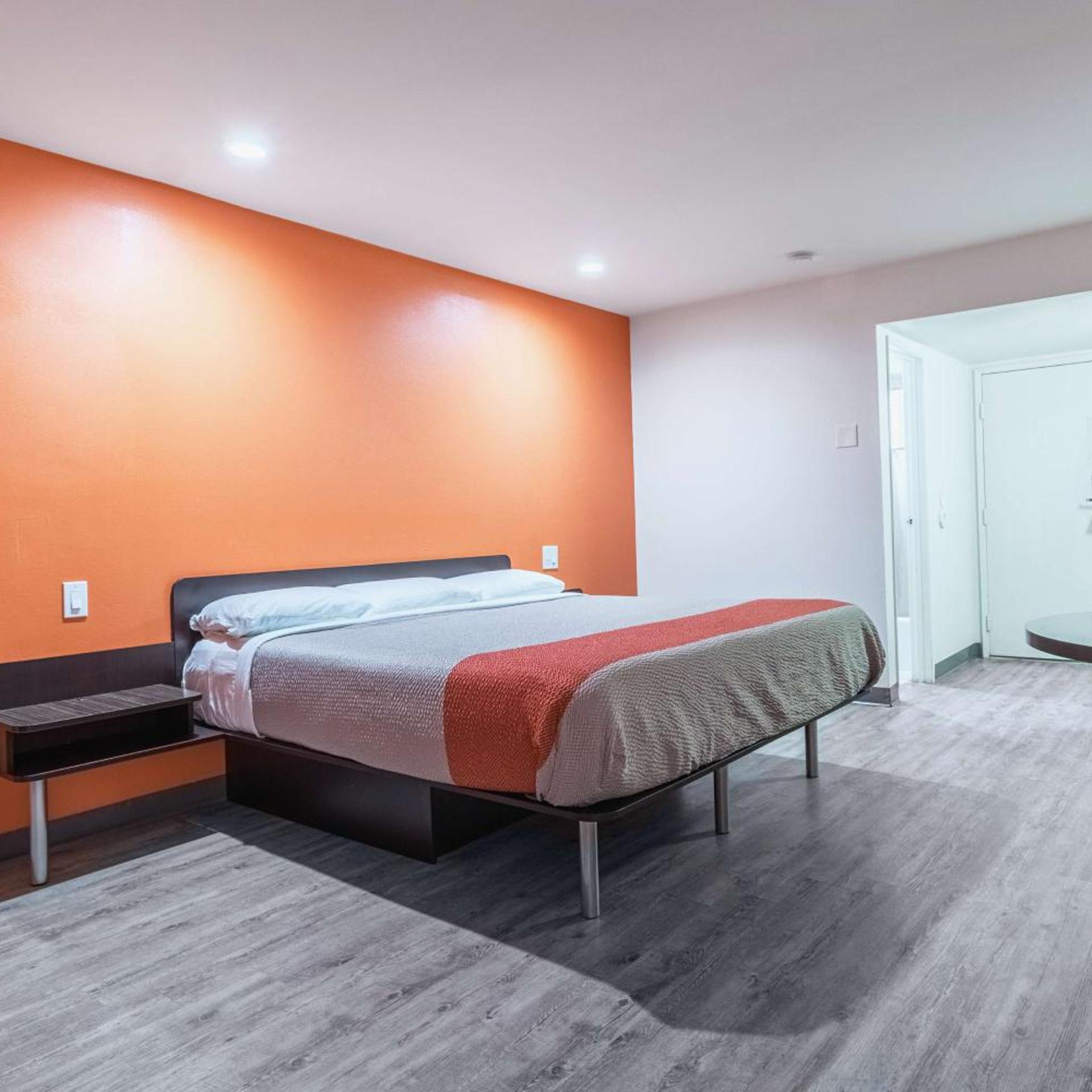 غرفة بسرير كينج، Motel6 Barstow, CA - Route 66 5/10