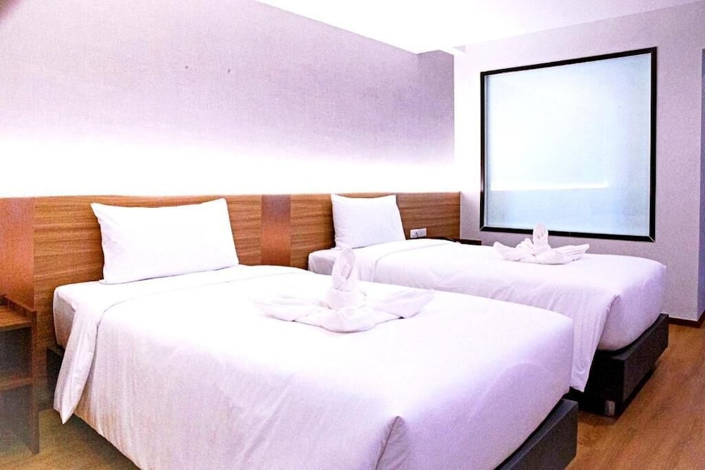 The Srivaree Airport Hotel 24/50