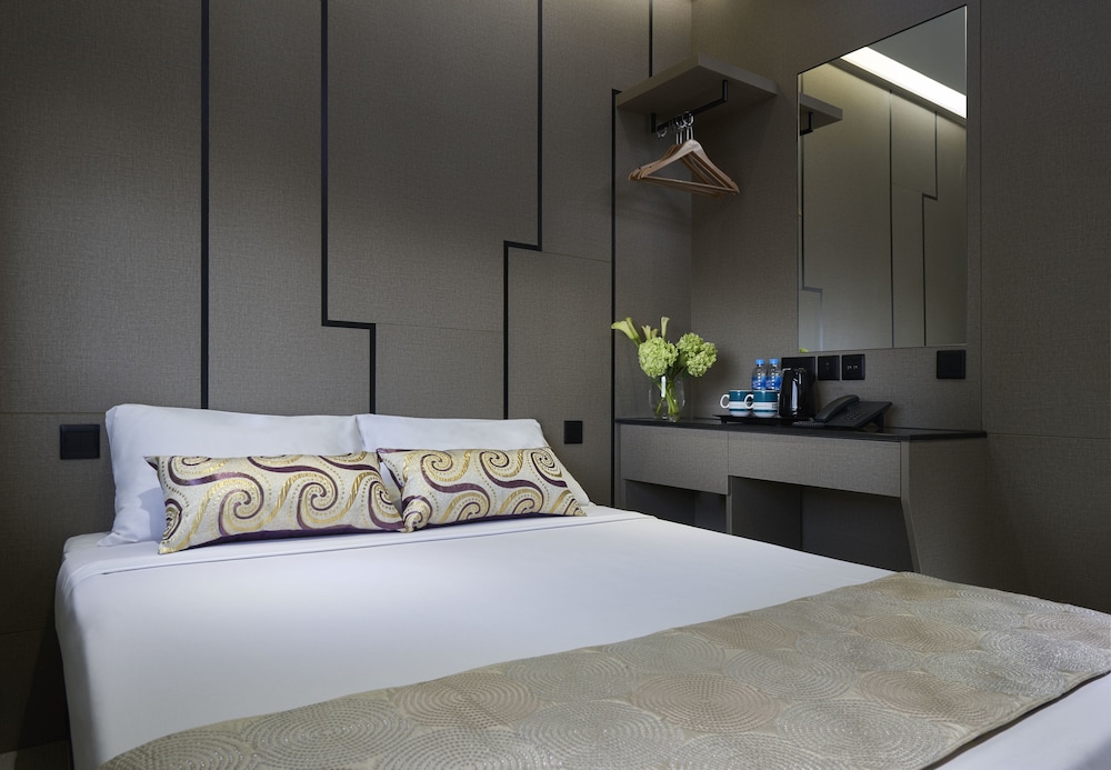 Deluxe, Queen Bed