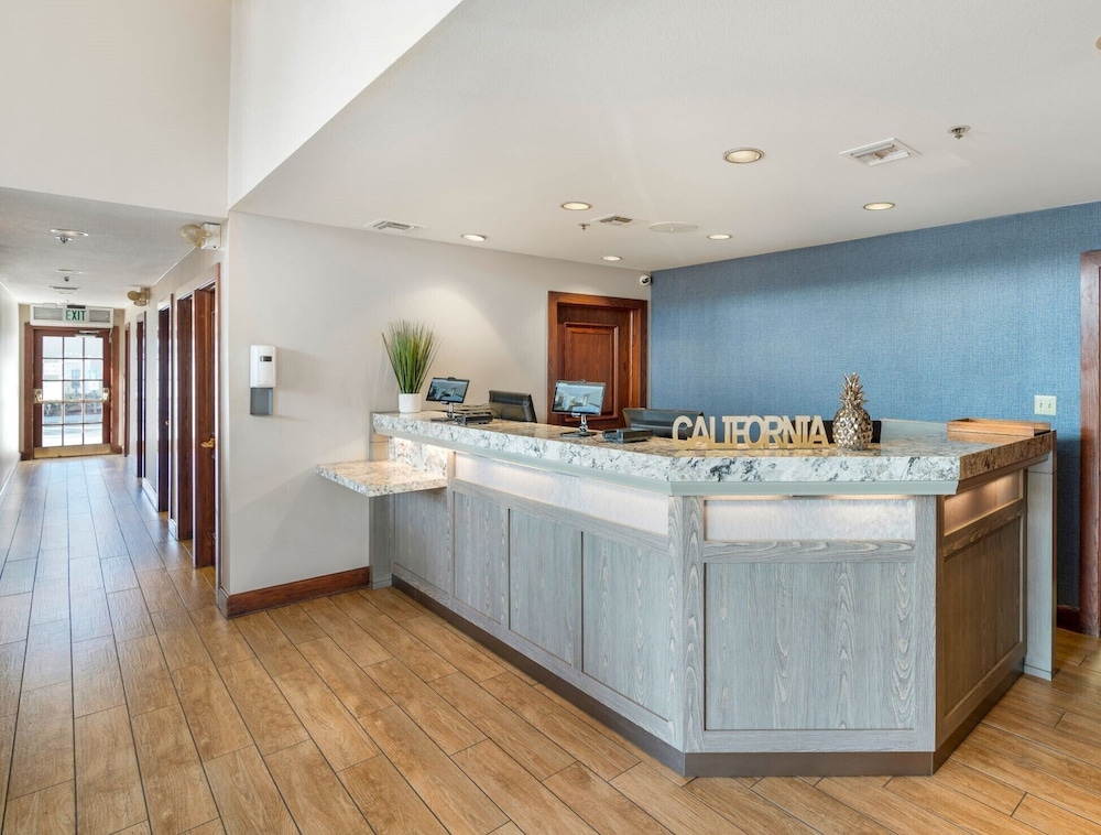Chase Suite Hotel Brea 12/55