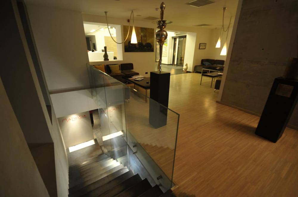 SARROGLIA HOTEL 34/40