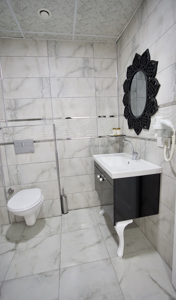 Cnr Inci Hotel 29/32