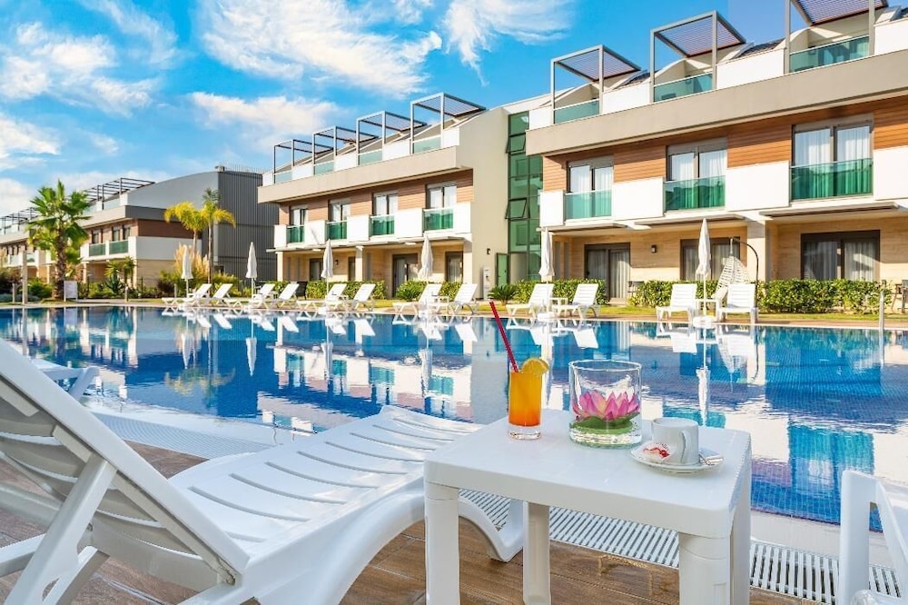 Veranda Suites 33/39